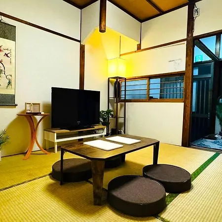 Kenchi House, 2-Minute Walk From Nihonbashi Station And Kuromon Market Apartment